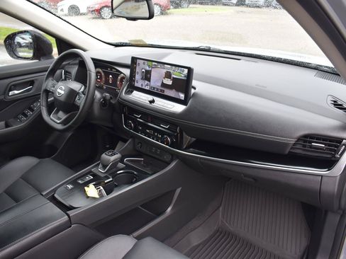 Used 2025 Nissan Rogue SL FWD image 71