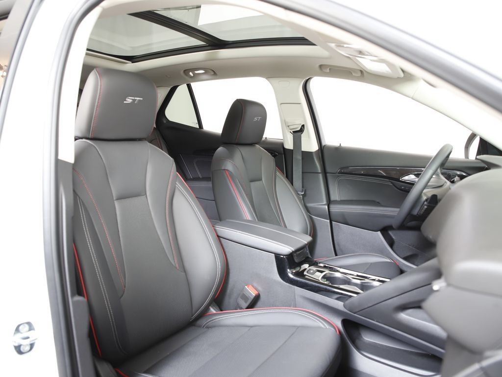 Used 2023 Buick Envision Essence w/ Sport Touring Package AWD/4WD image 9