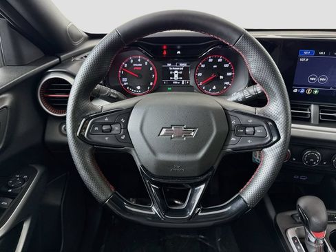 Used 2025 Chevrolet Trax RS w/ Driver Confidence Package FWD image 11