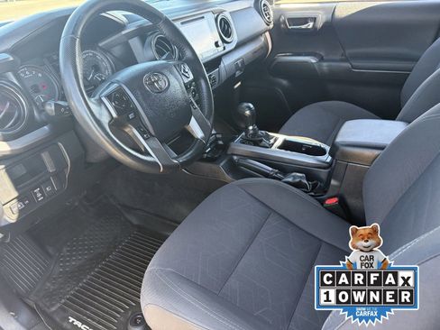 Used 2018 Toyota Tacoma TRD Off-Road w/ Technology Package image 19