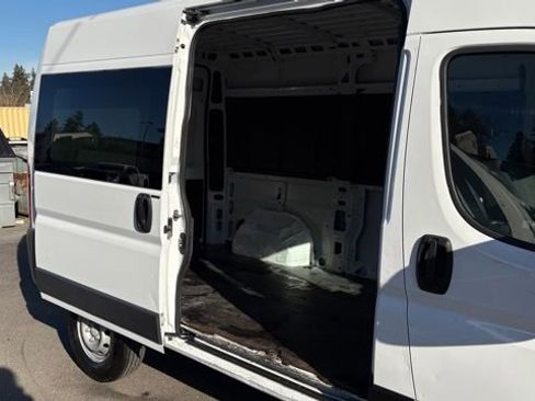 Used 2018 RAM ProMaster 2500 w/ Interior Convenience Group image 24