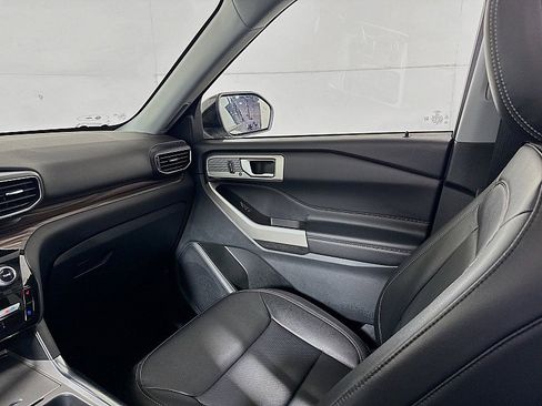 Used 2022 Ford Explorer Limited w/ Equipment Group 301A image 25