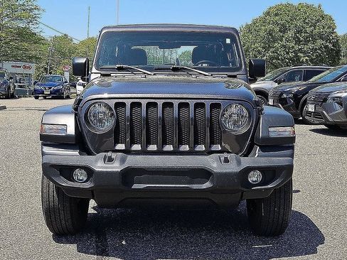 Used 2022 Jeep Wrangler Sport AWD/4WD image 2