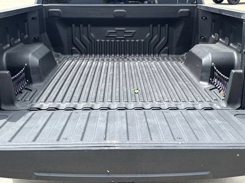 Used 2023 Chevrolet Silverado 1500 LT AWD/4WD image 24