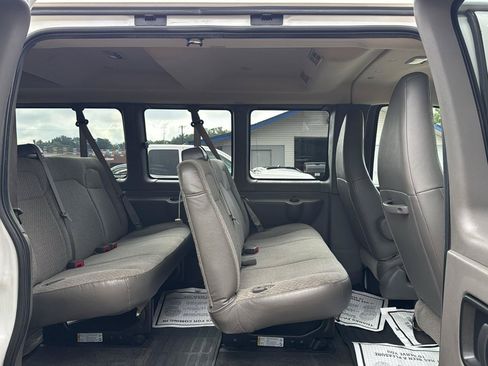 Used 2018 Chevrolet Express 3500 LT w/ LT Preferred Equipment Group RWD image 17