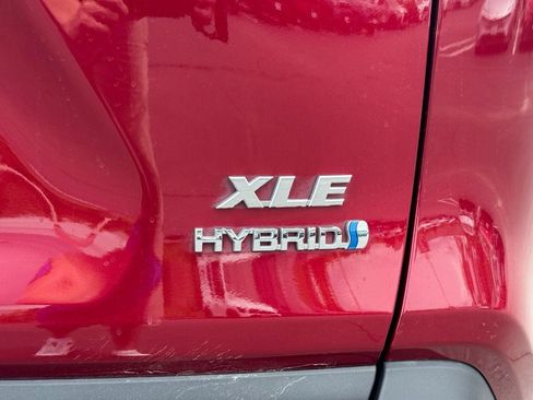 Certified 2021 Toyota RAV4 XLE w/ Convenience Package AWD/4WD image 5