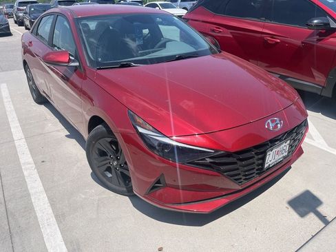 Used 2023 Hyundai Elantra Blue FWD image 3