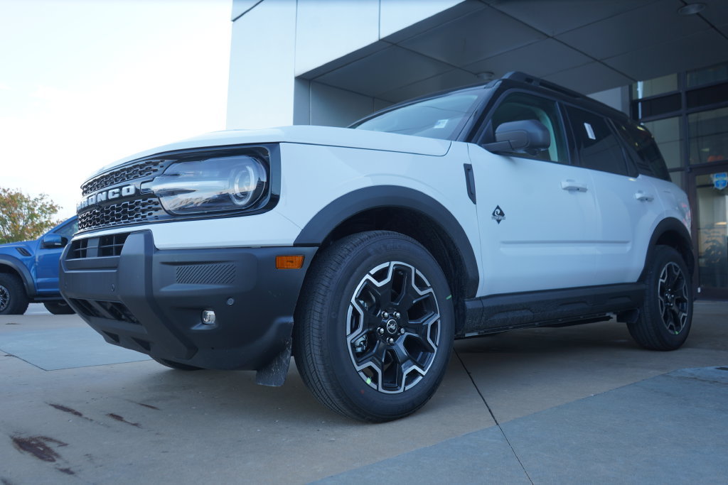 New 2026 Ford Bronco Sport Outer Banks w/ Outer Banks Tech Package+ AWD/4WD image 5