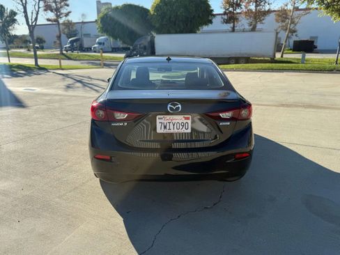 Used 2016 MAZDA MAZDA3 i Touring w/ Popular Equipment Package image 7