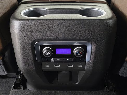 Used 2021 Chevrolet Suburban High Country w/ Premium Package image 18