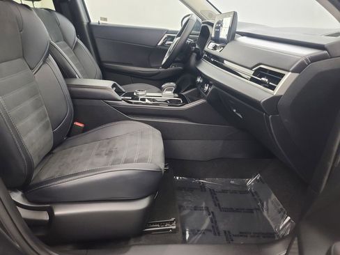 Used 2025 Mitsubishi Outlander SE image 16