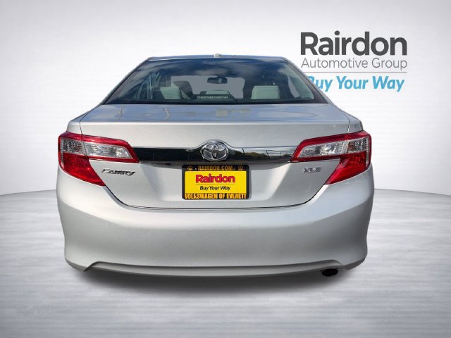 Used 2014 Toyota Camry XLE w/ Leather Package FWD image 6