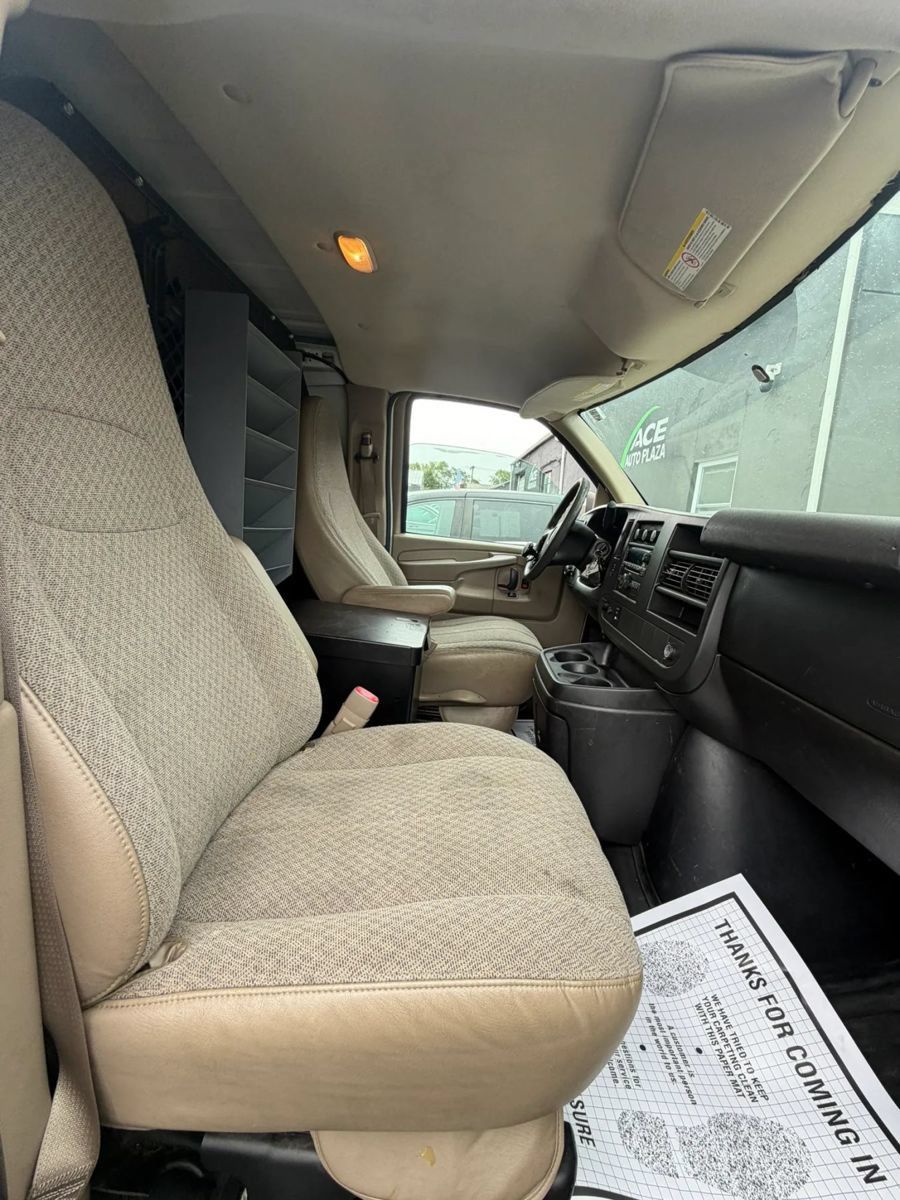 Used 2014 Chevrolet Express 2500 RWD image 13