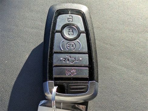 Certified 2022 Ford F350 Platinum w/ FX4 Off-Road Package image 30