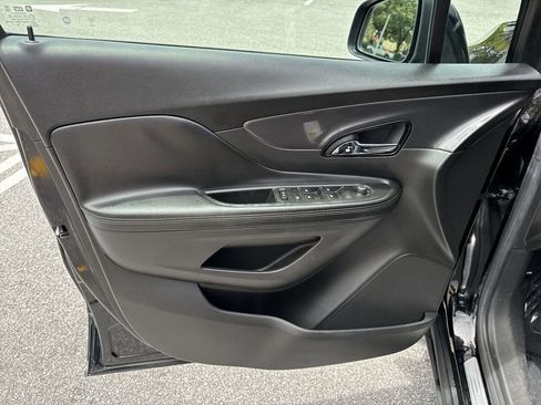 Used 2021 Buick Encore Preferred w/ Safety Package II FWD image 38