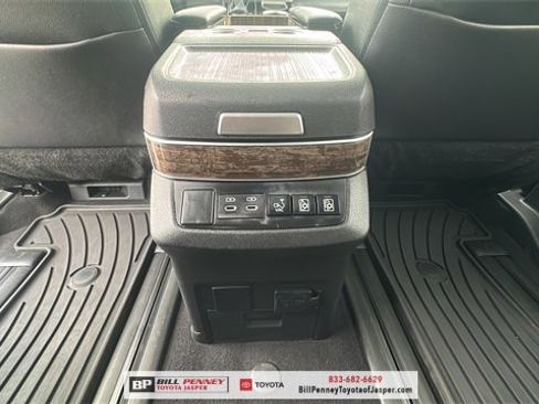 Used 2025 Toyota Sienna Platinum image 14