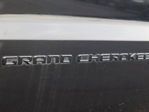 Used 2015 Jeep Grand Cherokee Altitude image 22