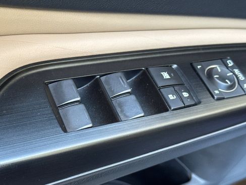 Used 2020 Lexus ES 300h w/ Premium Package FWD image 14