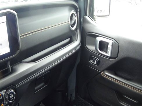 Used 2024 Jeep Wrangler Unlimited Sahara w/ Safety Group AWD/4WD image 33