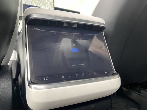 Used 2024 Tesla Model X Plaid image 17