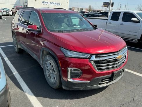 Used 2023 Chevrolet Traverse LT image 4