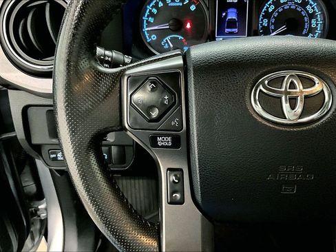 Used 2019 Toyota Tacoma TRD Sport w/ Technology Package AWD/4WD image 12
