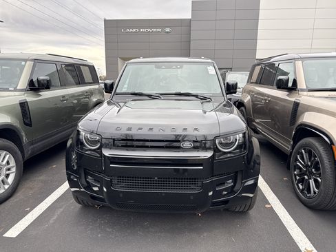New 2026 Land Rover Defender 130 V8 image 1