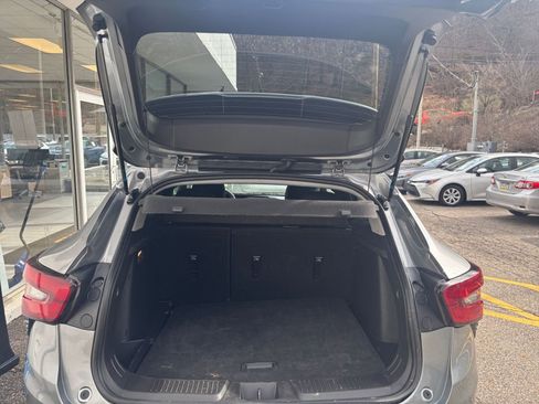 Used 2025 Chevrolet Trax LT image 31