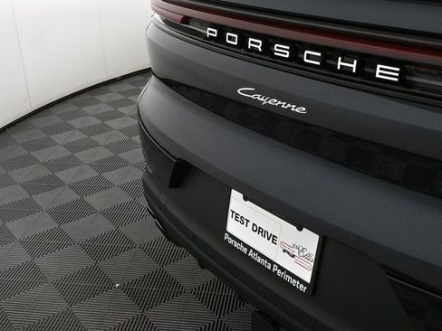 Used 2026 Porsche Cayenne Coupe AWD/4WD image 38