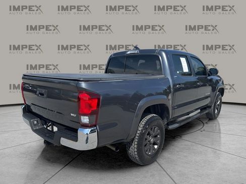 Used 2020 Toyota Tacoma SR5 RWD image 5