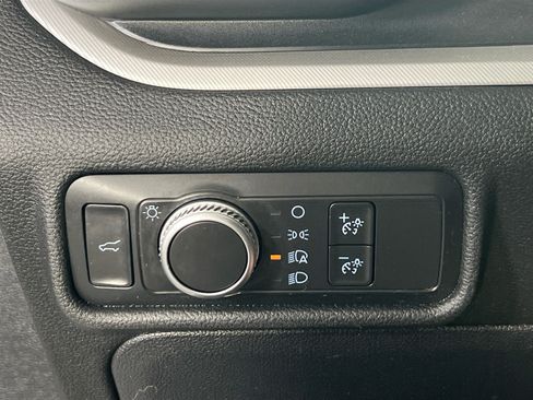 Used 2020 Ford Explorer XLT w/ Comfort Package AWD/4WD image 10