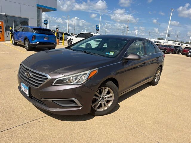 Used 2016 Hyundai Sonata SE w/ Cargo Package FWD image 5
