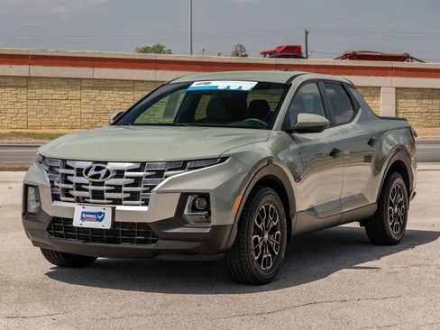 Used 2023 Hyundai Santa Cruz SEL FWD image 4