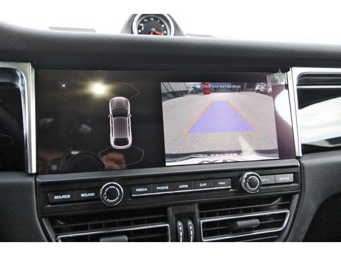 Used 2020 Porsche Macan S image 27