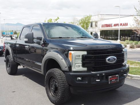Used 2017 Ford F250 Platinum w/ FX4 Off-Road Package AWD/4WD image 8