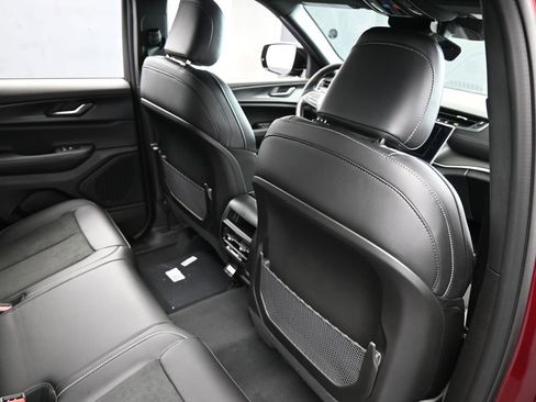 New 2025 Jeep Grand Cherokee Altitude RWD image 36