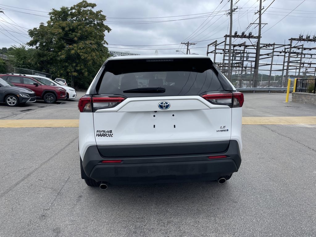 Certified 2024 Toyota RAV4 LE AWD/4WD image 4
