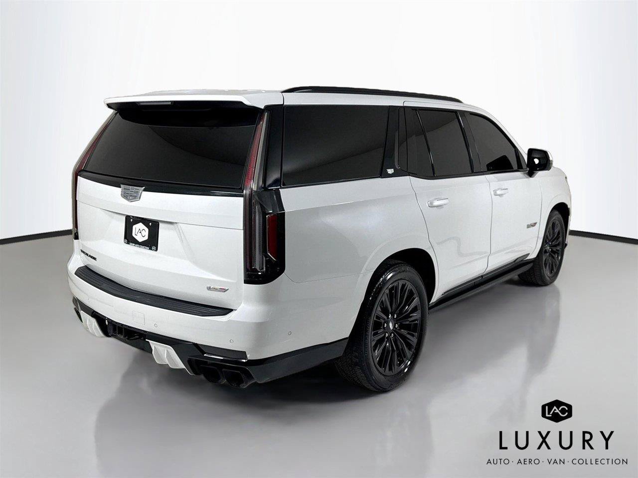 Used 2024 Cadillac Escalade V w/ LPO, ONYX Package AWD/4WD image 5