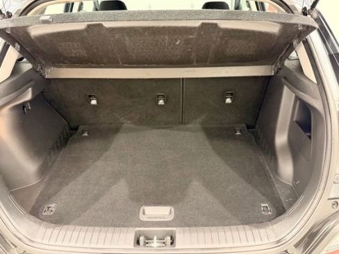 Used 2018 Hyundai Kona SE image 30