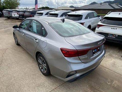Used 2023 Kia Forte LXS image 3
