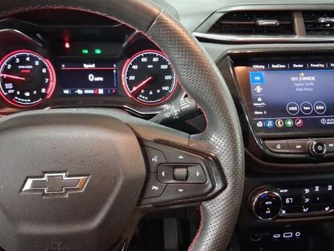 Used 2022 Chevrolet TrailBlazer RS w/ Sun and Liftgate Package AWD/4WD image 13