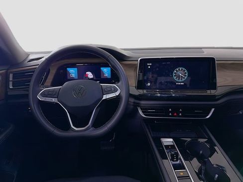 New 2025 Volkswagen Atlas SE image 22