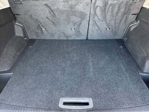 Used 2025 Nissan Rogue SV FWD image 12