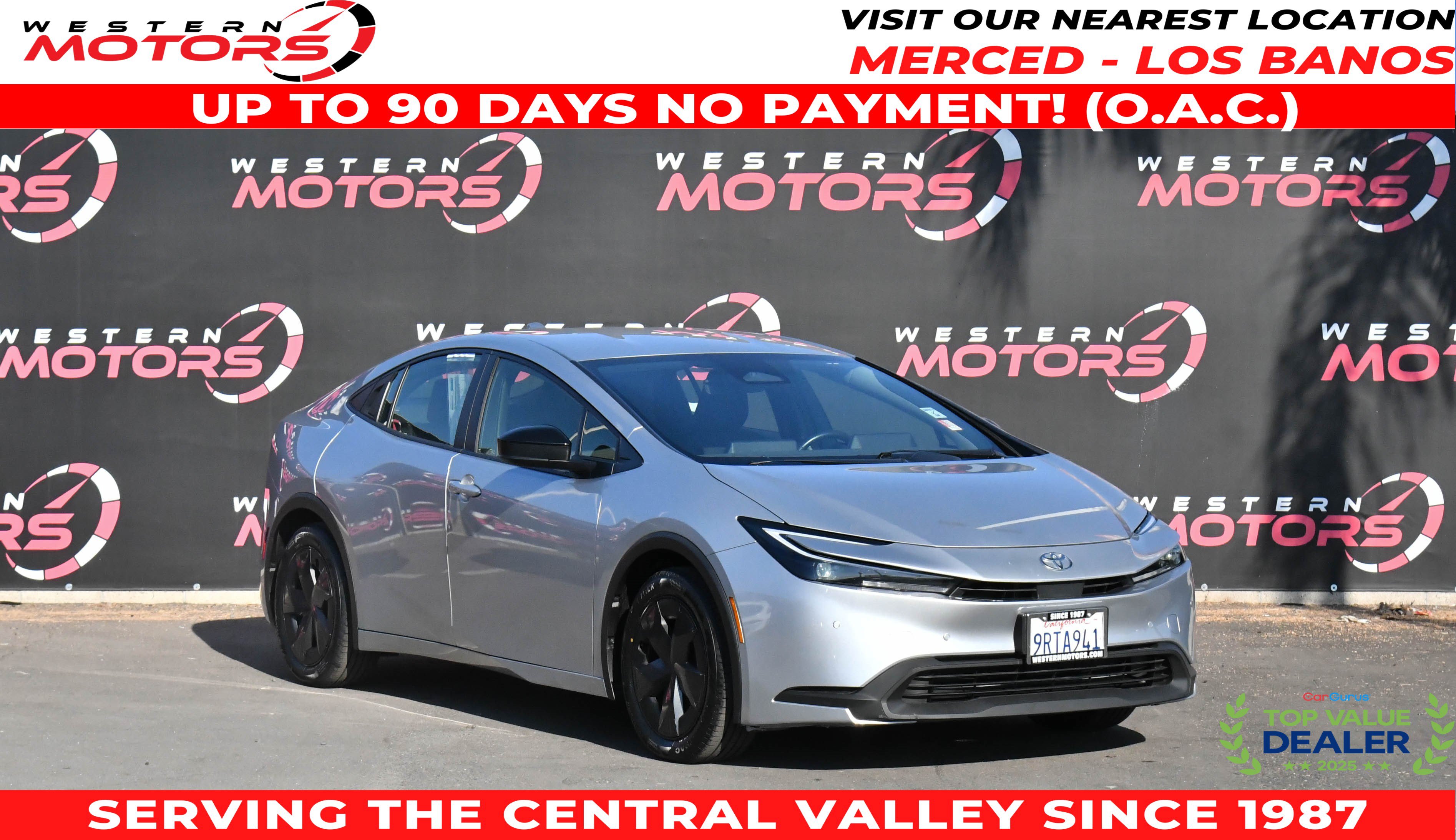 Used 2024 Toyota Prius LE FWD image 1