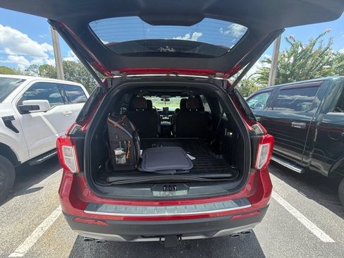 Used 2023 Ford Explorer Platinum w/ Technology Package AWD/4WD image 17