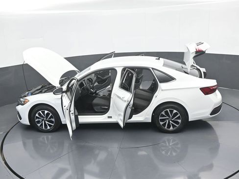 Used 2023 Volkswagen Jetta S image 62