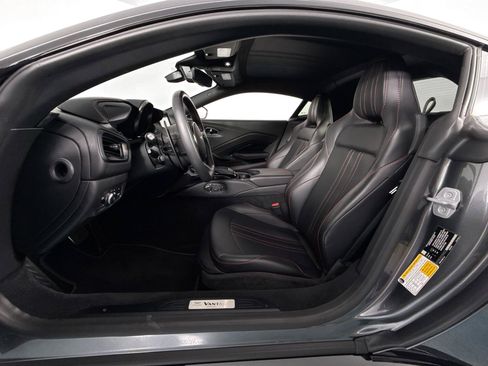 Used 2020 Aston Martin V8 Vantage Coupe RWD image 11