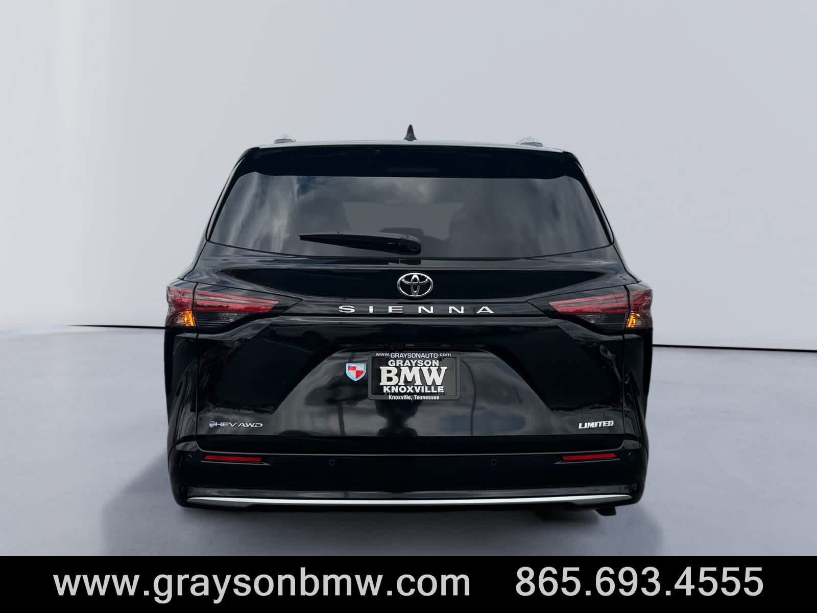 Used 2026 Toyota Sienna Limited AWD/4WD image 4