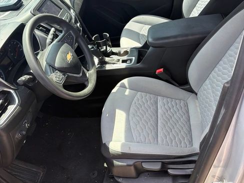 Used 2020 Chevrolet Equinox LS FWD image 6