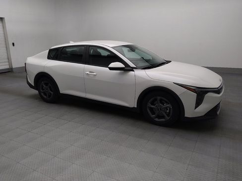 Used 2025 Kia K4 FWD image 11